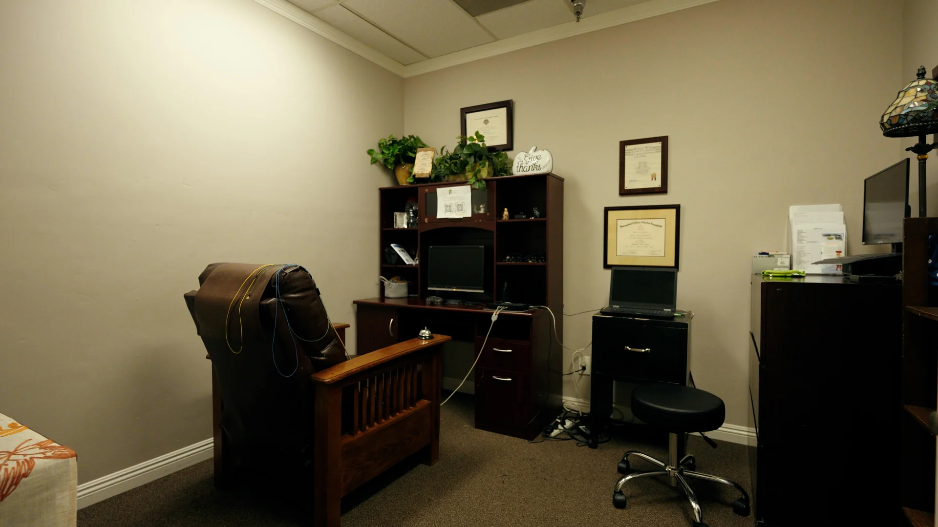 Brain wellness and neurofeedback training room at The Natural Path Health Center